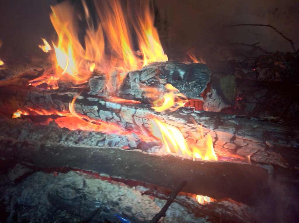 Inger Marie fyrer baal