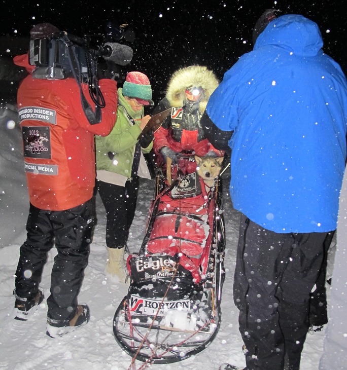 Aliy med hund i sleden