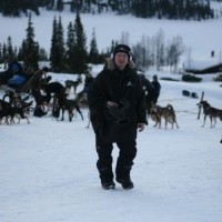 Videoteamet Andersen/Brun flyr lavt over startområdet